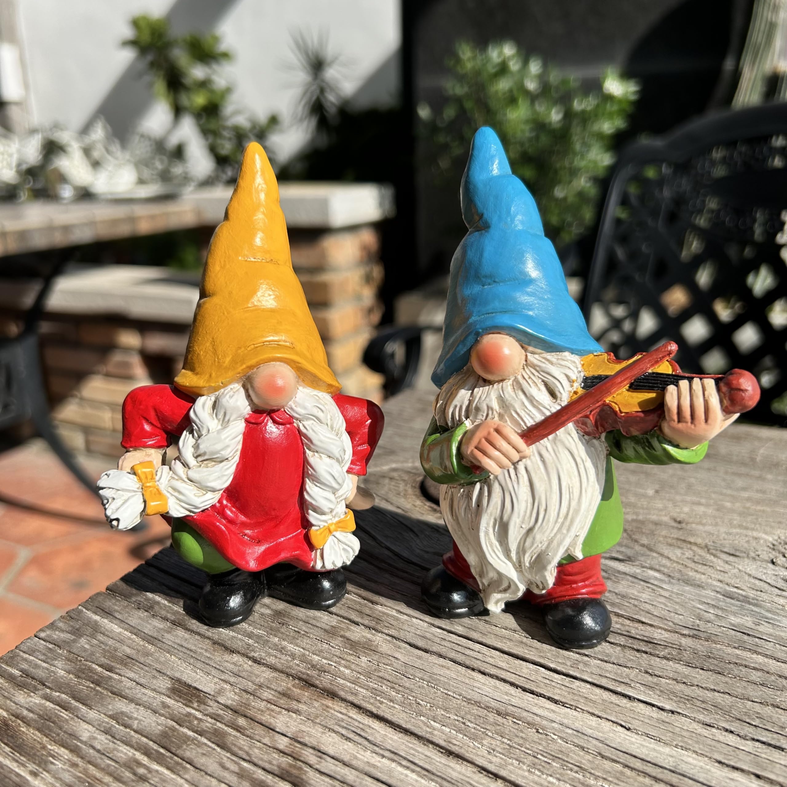 WSHMZYHOME decorative gnome pair brings personality to garden settings.