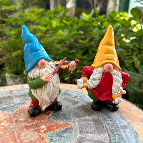 WSHMZYHOME garden gnome violin player adds whimsical charm to outdoor spaces.