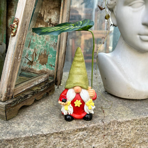 WSHMZYHOME indoor-outdoor gnome suits shelves, patios, and planters