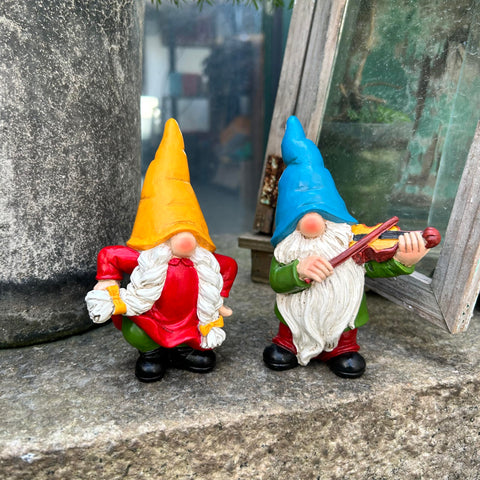 WSHMZYHOME hand-painted resin gnomes offer durable outdoor appeal.