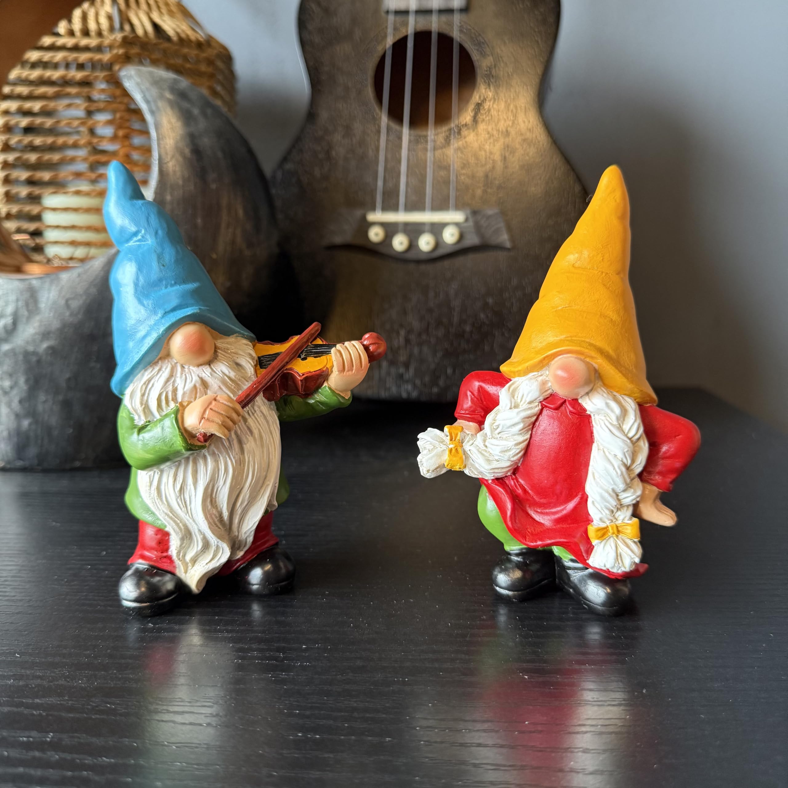 WSHMZYHOME indoor-outdoor figurines brighten homes and garden corners.
