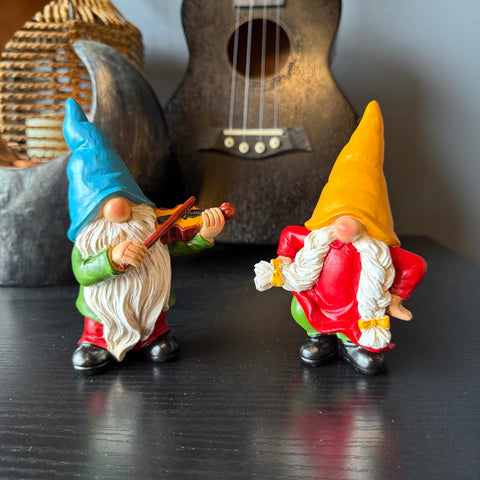 WSHMZYHOME indoor-outdoor figurines brighten homes and garden corners.