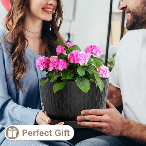 WSMKSZ outdoor-indoor-use pot designed for weather resistance and display.
