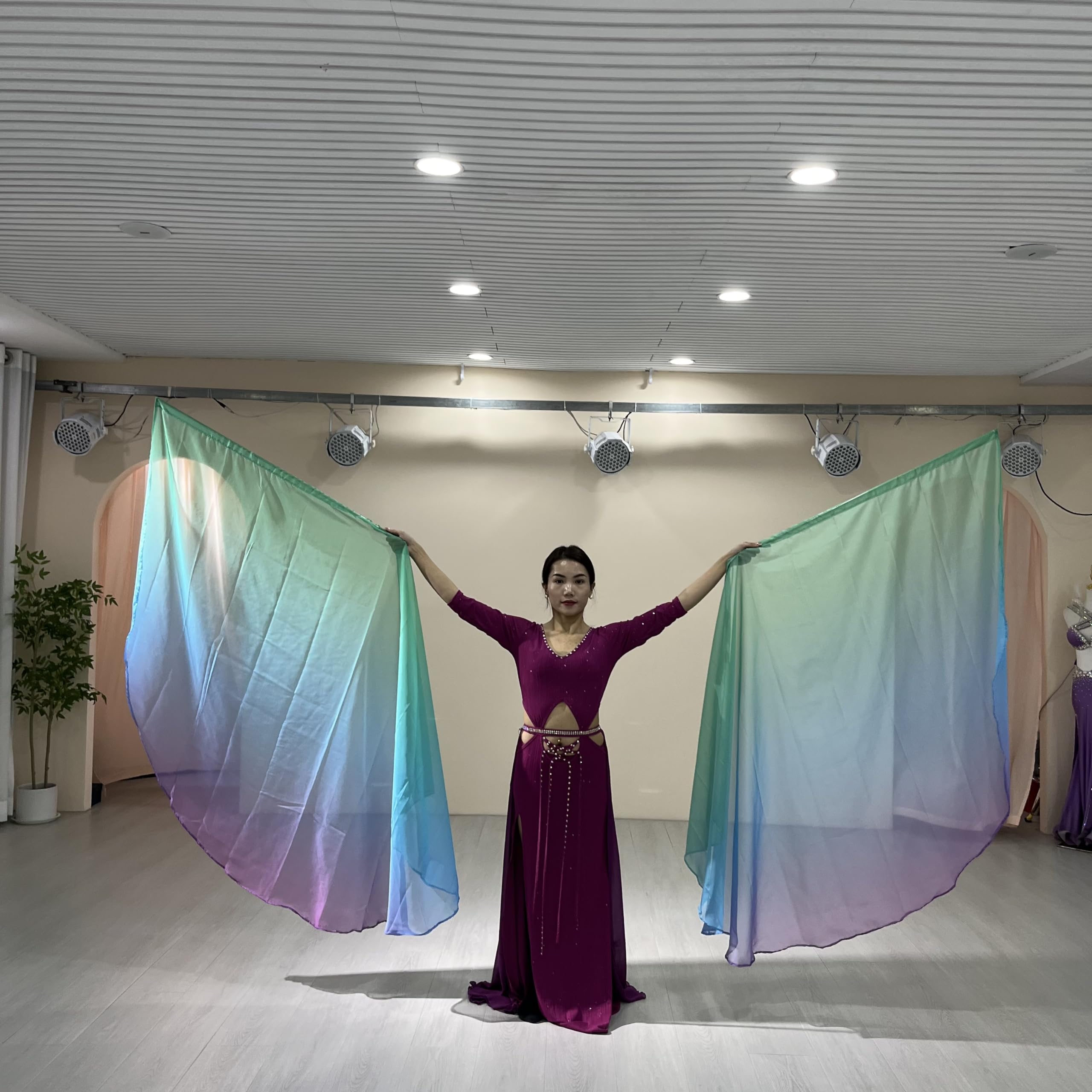 W WINTMING two-flag set enables balanced choreography and easy handling