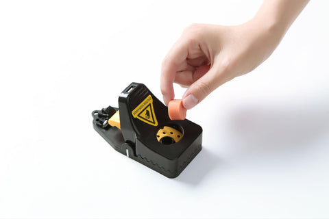 Wysteria bait cup is detachable for simple baiting with peanut butter or cheese.