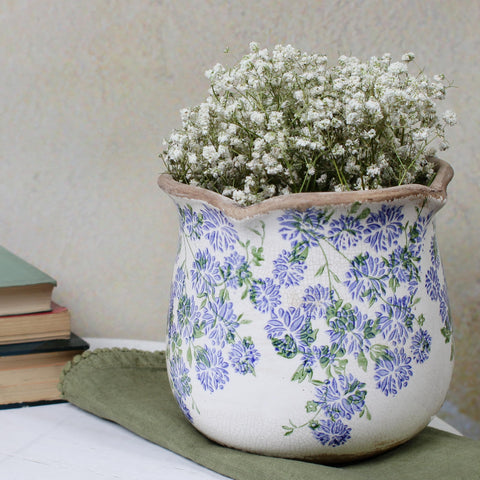 Xiaan Jiaju 6-11in indoor plant pot suits a variety of greens.