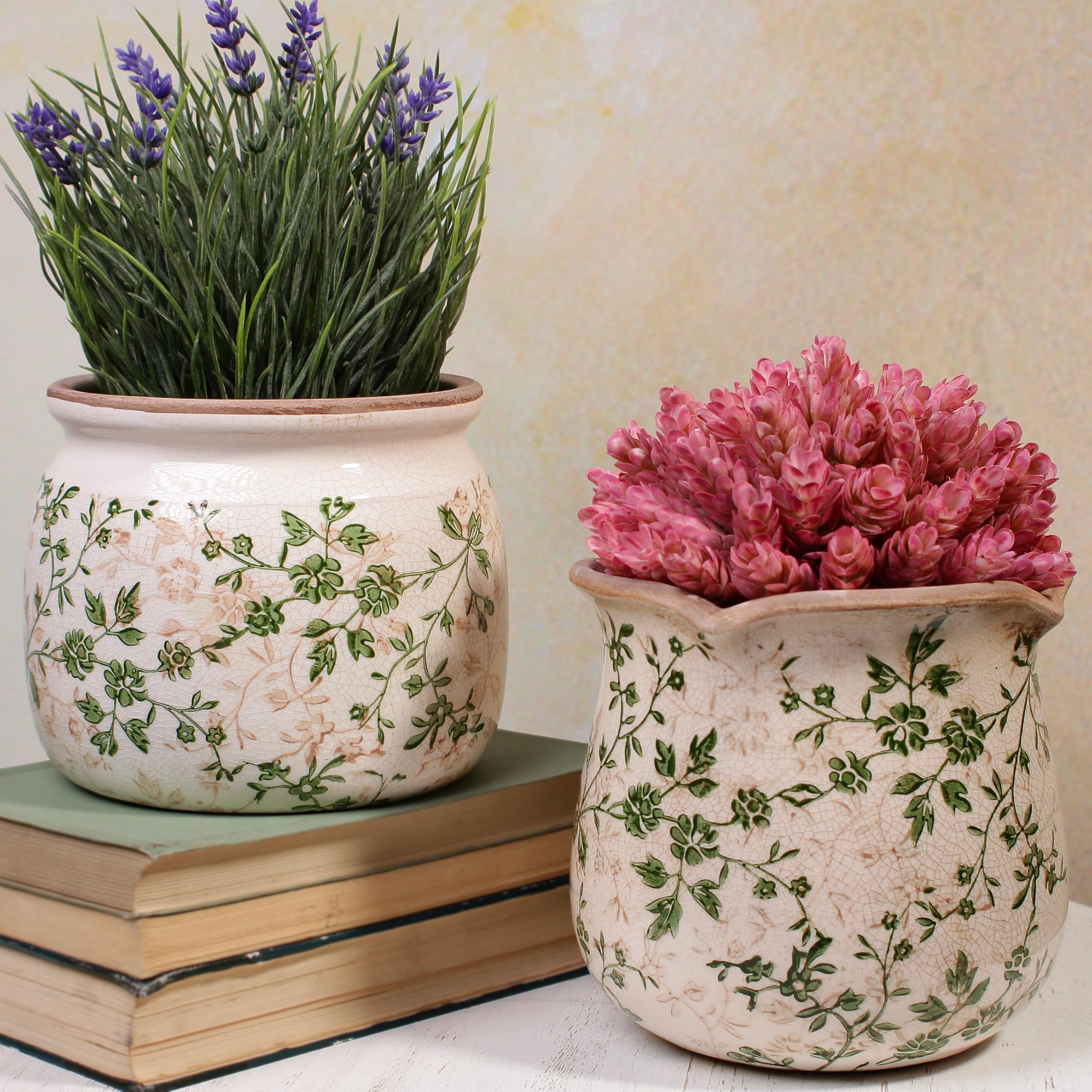 Xiaan Jiaju grouped planters showcase versatile plant displays.