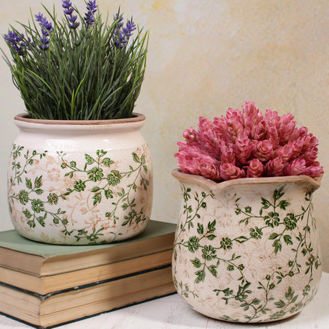 Xiaan Jiaju grouped planters showcase versatile plant displays.