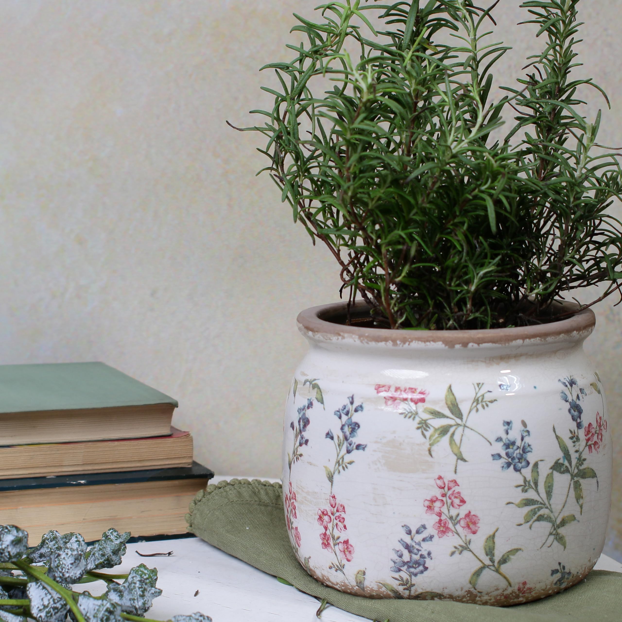 Xiaan Jiaju lavender-toned planter enhances cozy corners and entryways.