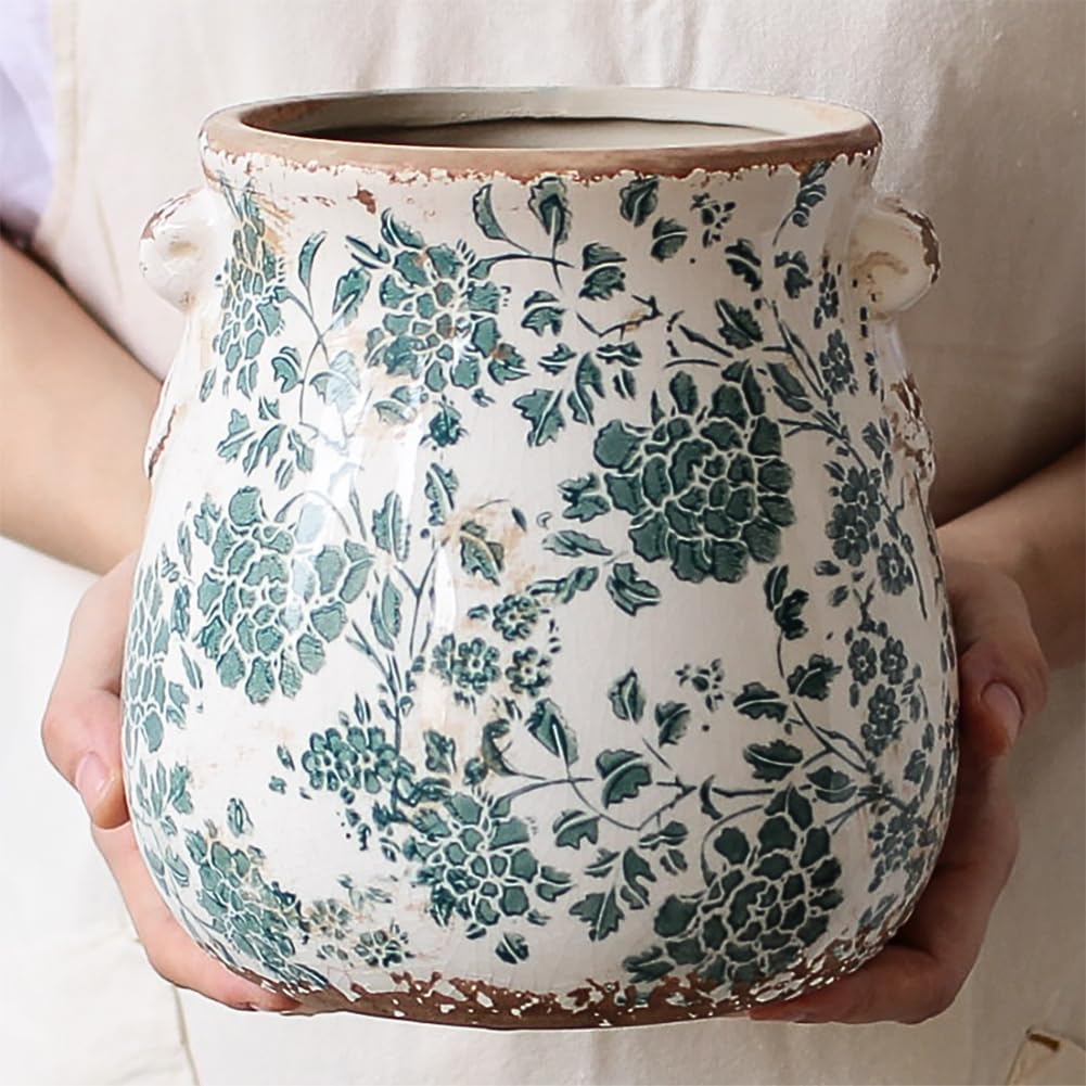 Xiaan Jiaju close-up glaze highlights vintage-inspired texture and color.