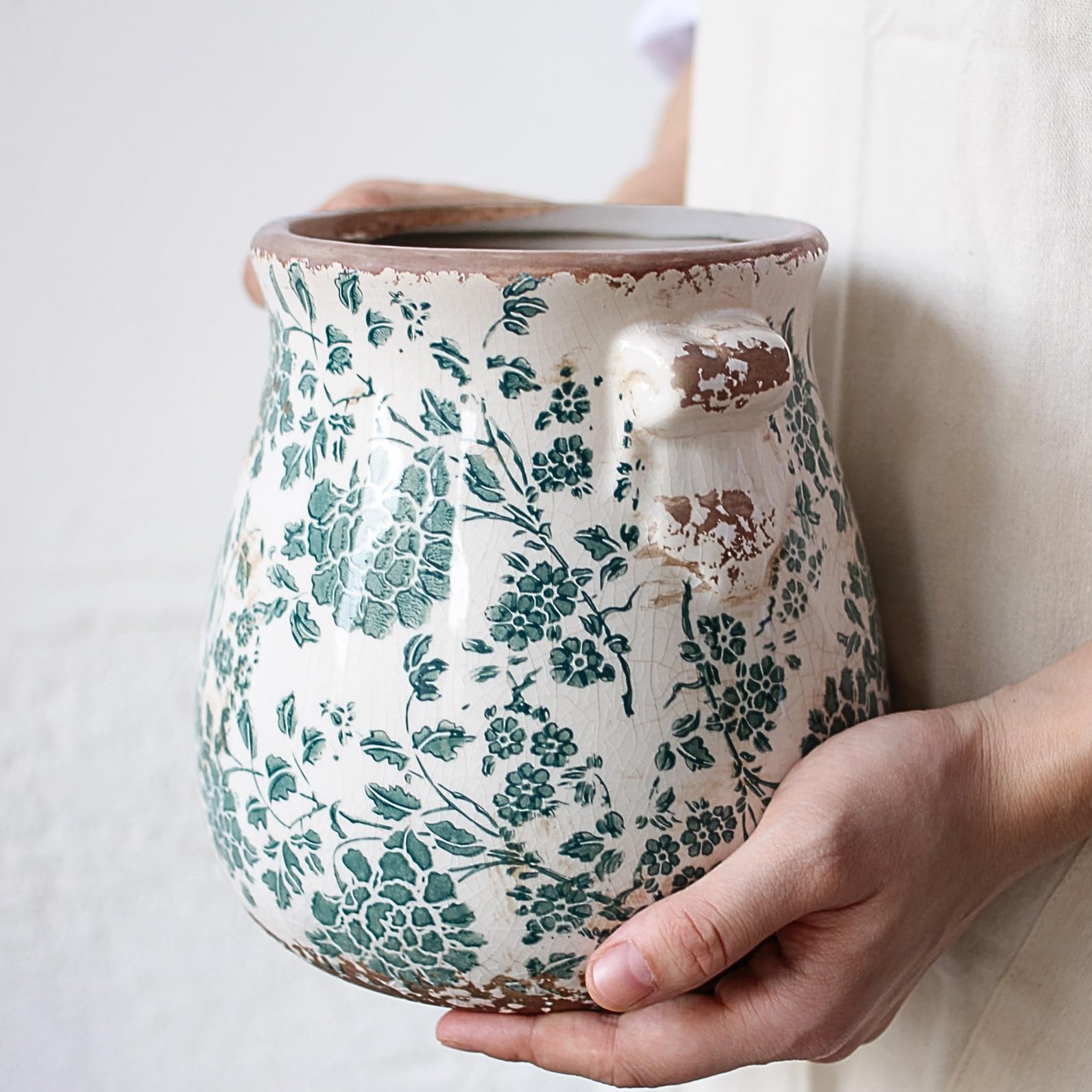 Xiaan Jiaju durable ceramic construction ensures lasting beauty.
