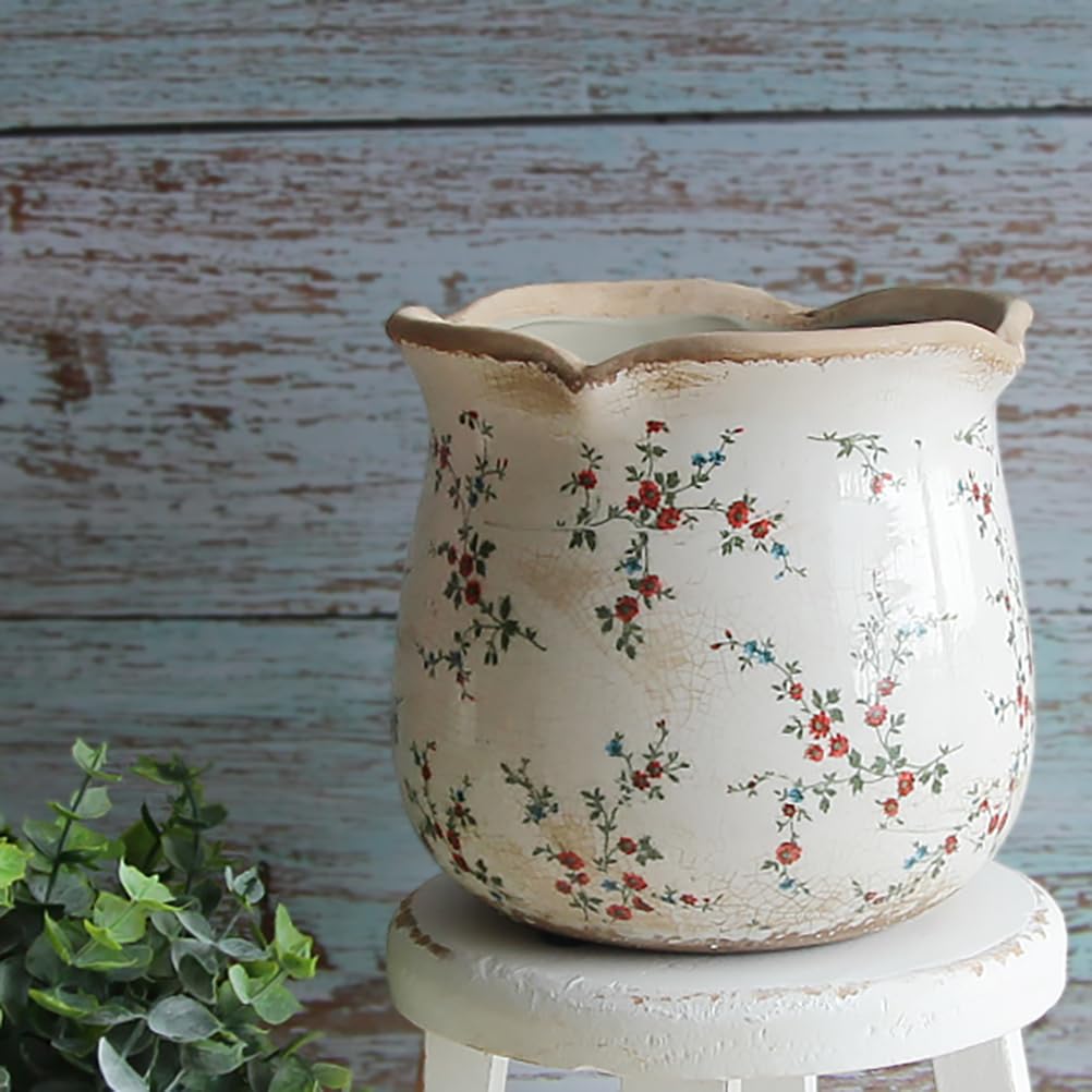 Xiaan Jiaju vintage indoor planter enhances cozy spaces with classic character