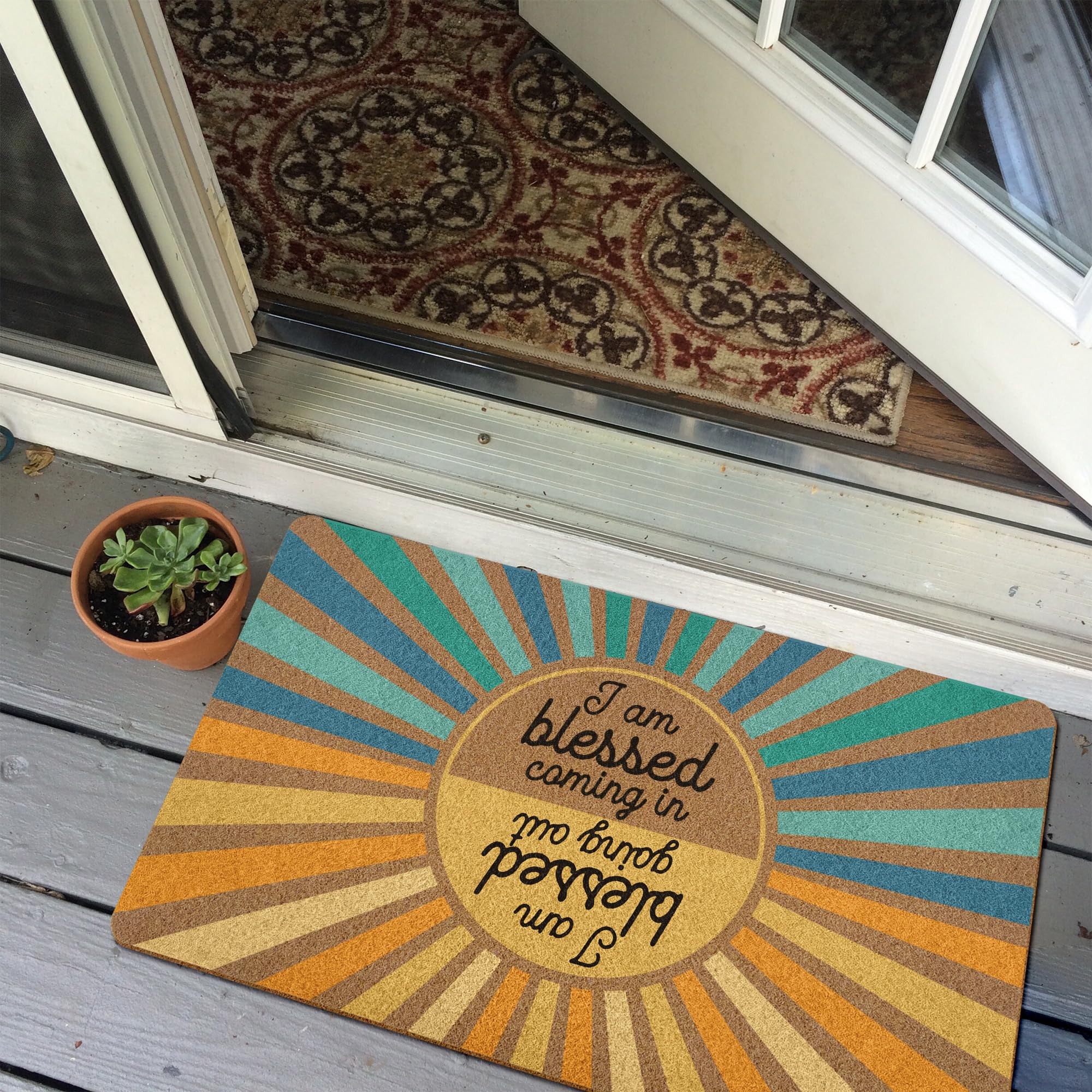 XLDLIOO Gift-ready doormat blends practicality with style.