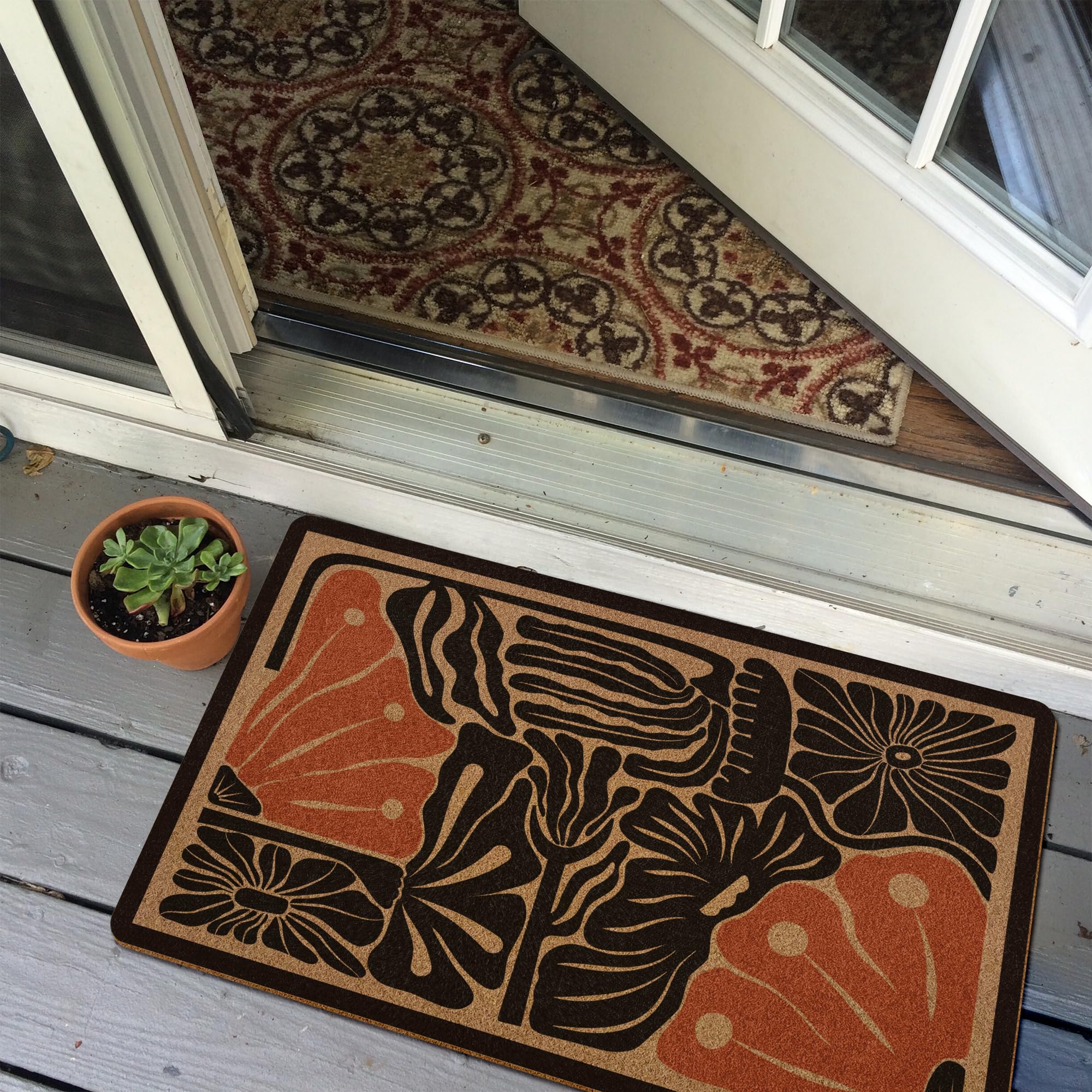 XLDLIOO easy-care mat withstands weather in high-traffic areas.