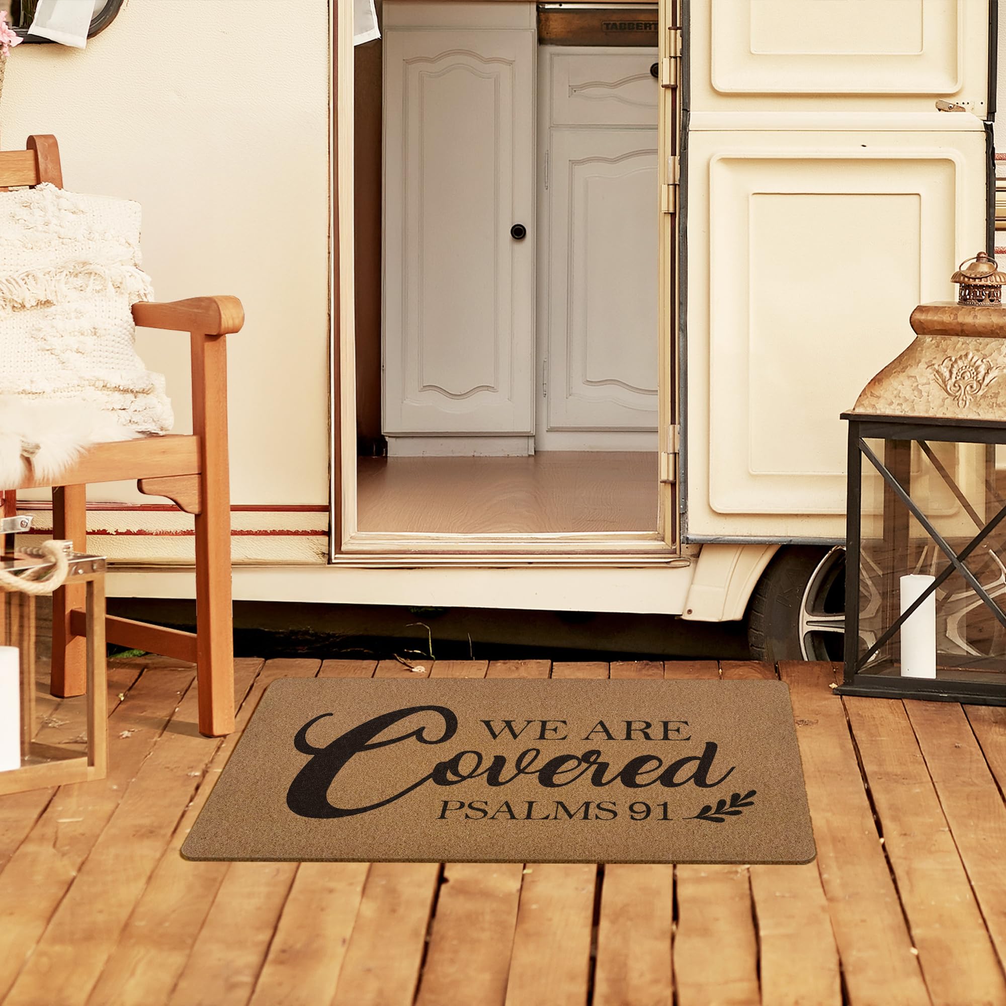 XLDLIOO Gift-ready front door mat adds style to any entrance.