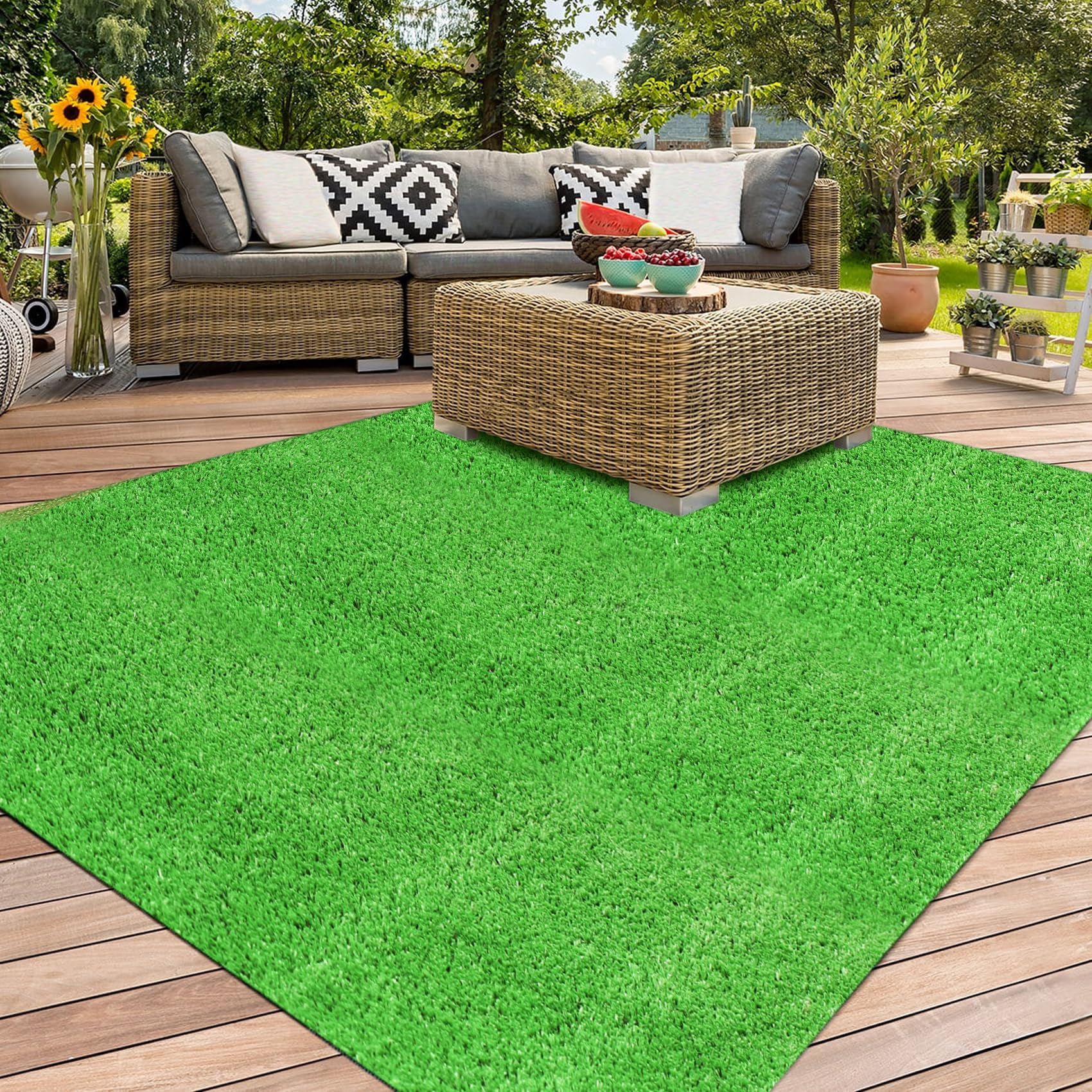 XLX TURF outdoor grass rug 4x4 shows a durable, pet-friendly play area.