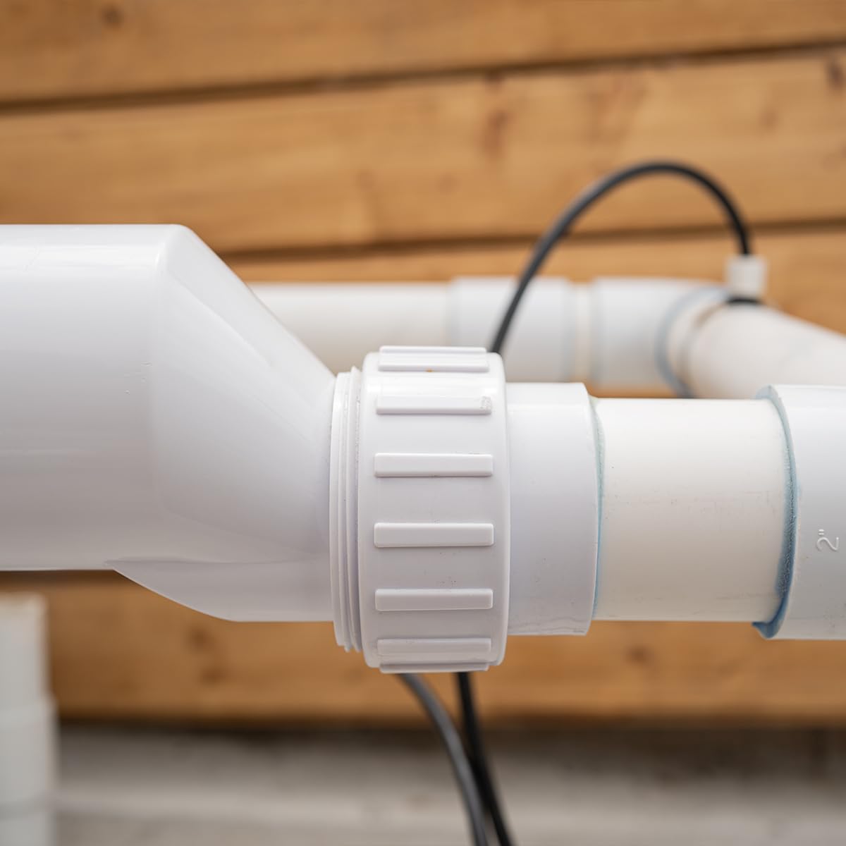 XtremepowerUS flow switch-equipped stand supports easy installation and reliable flow control