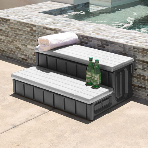 XtremepUS slip-resistant treads provide secure entry to your tub even when wet.