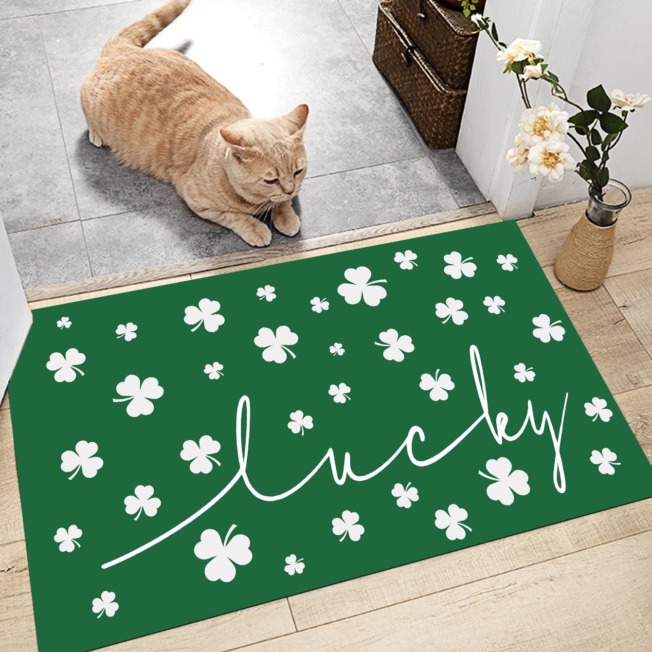 Xumuyin highly absorbent surface traps dirt to keep floors clean.
