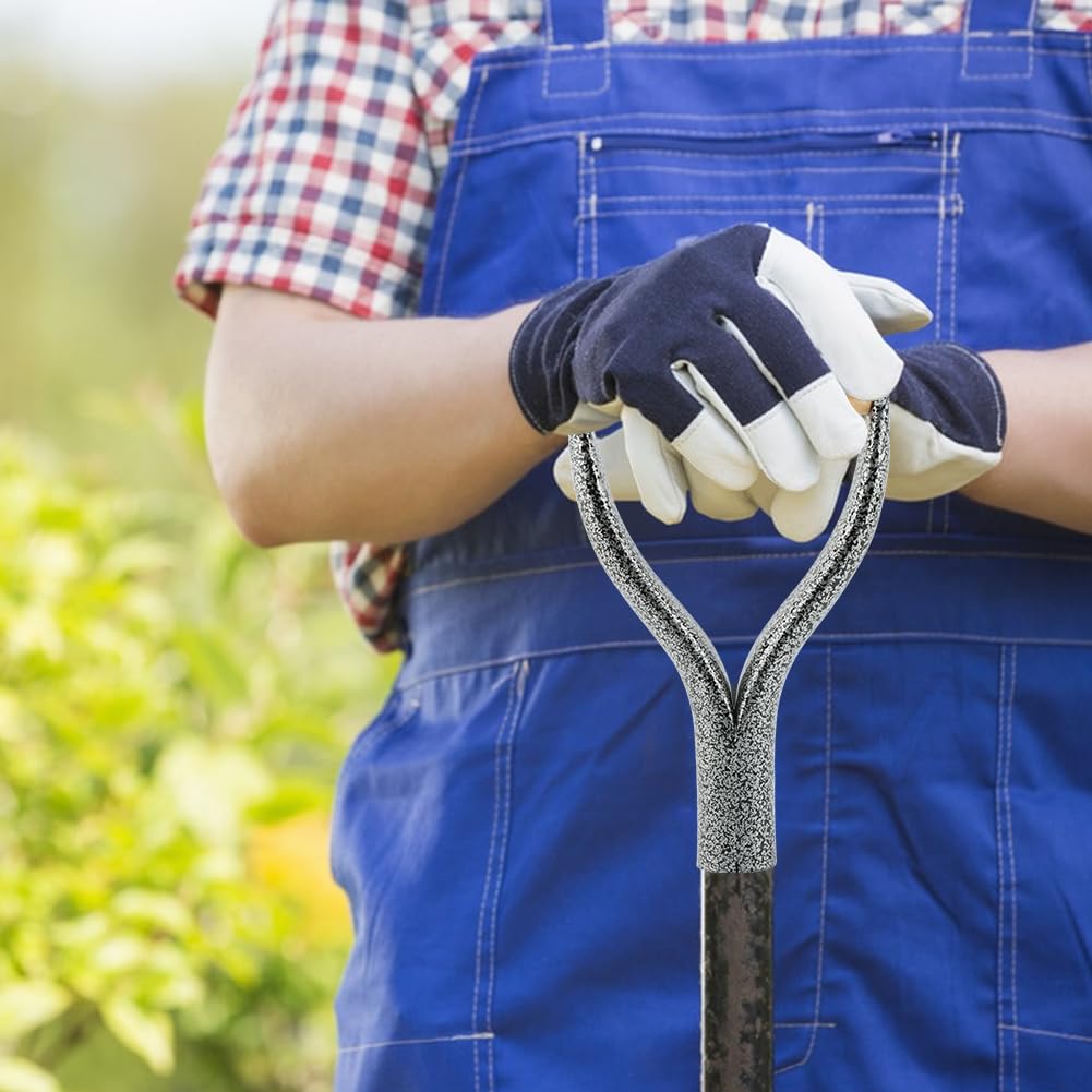 XuYelora lightweight 300g handle reduces fatigue while raking leaves.