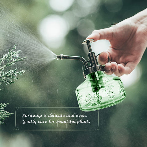 XXXFLOWER vintage Nordic design mister adds charm to your home gardening tasks.