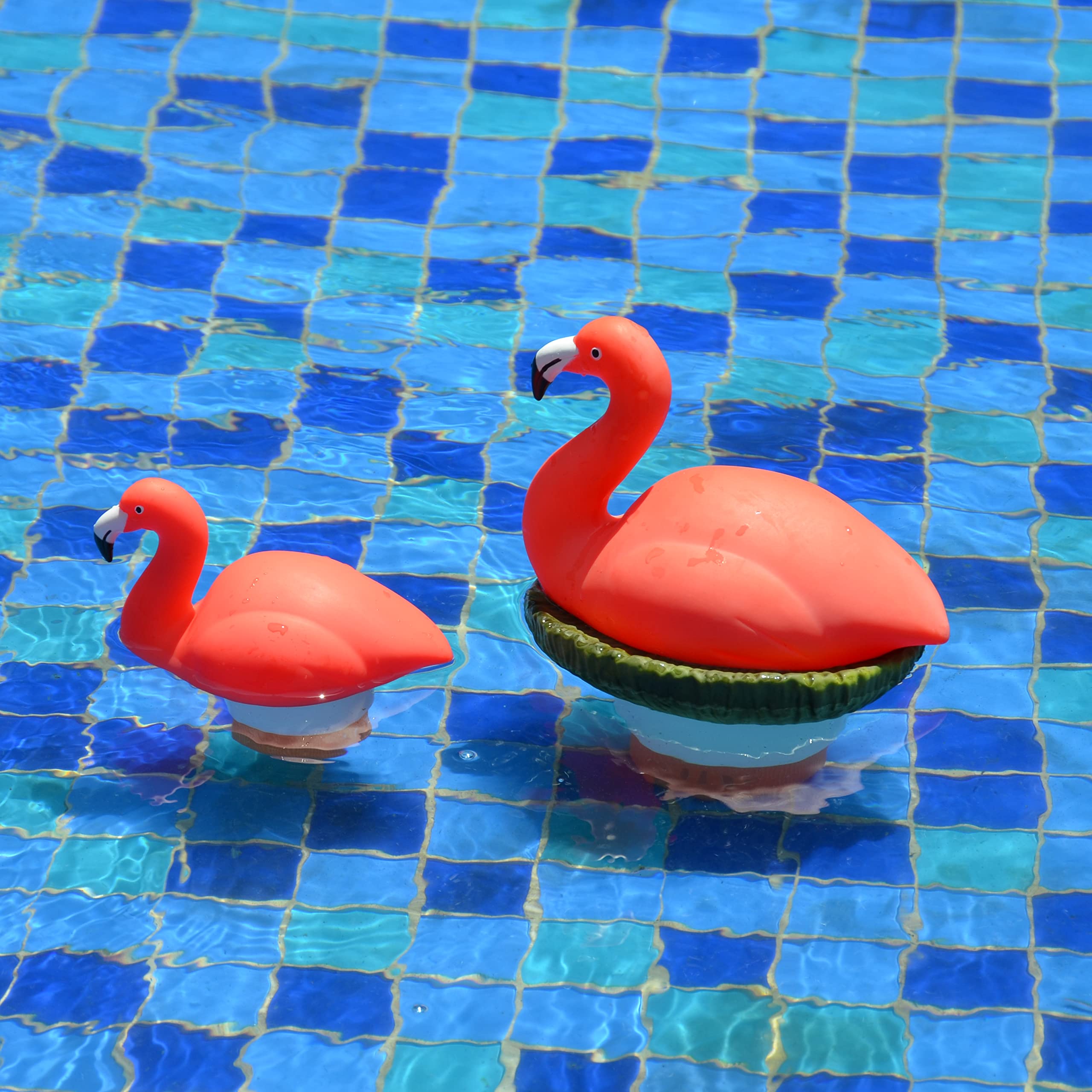 XY-WQ Flamingo Floater collapsible design saves space when not in use