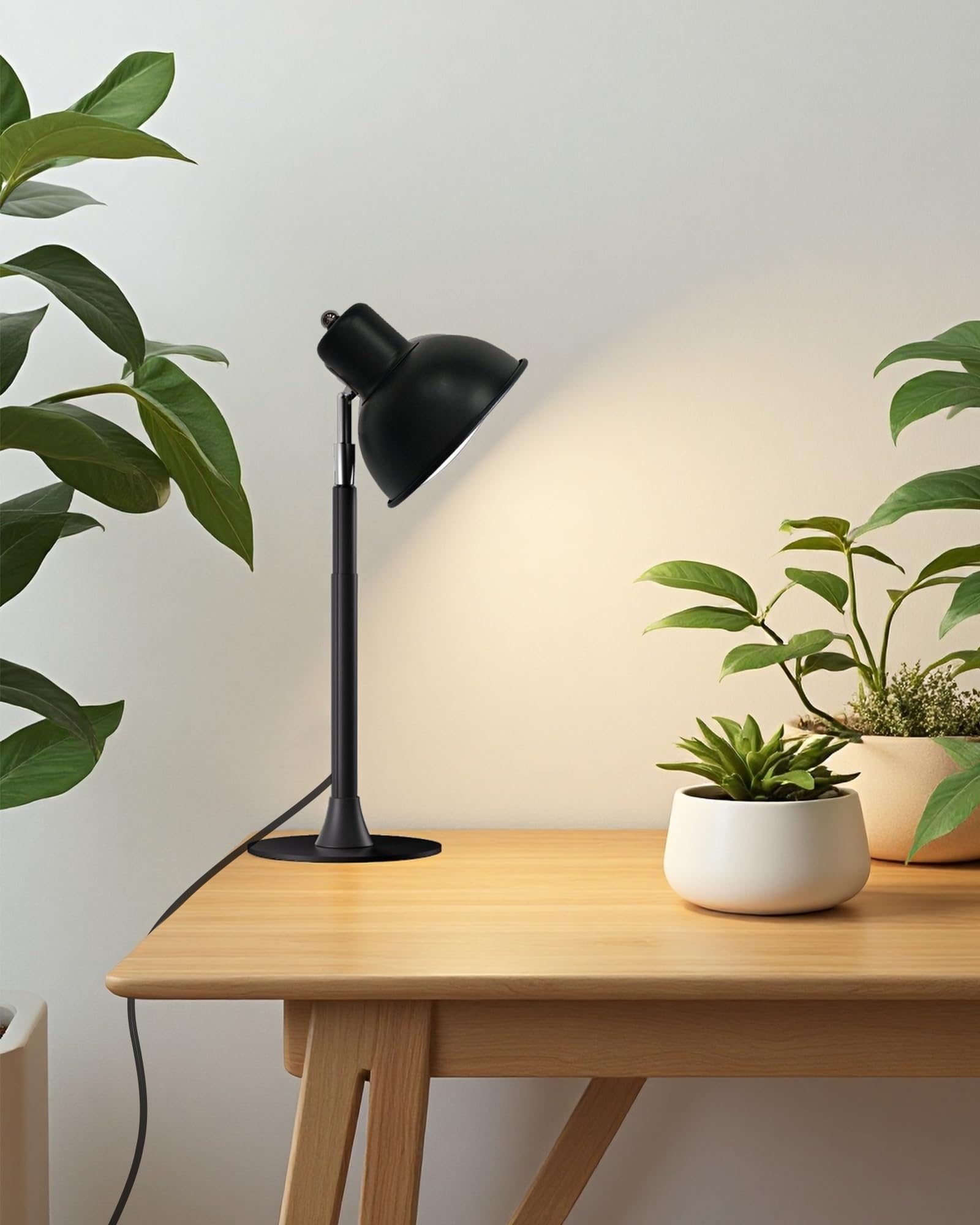 Yadoker grow light aluminum shell aids heat dissipation.