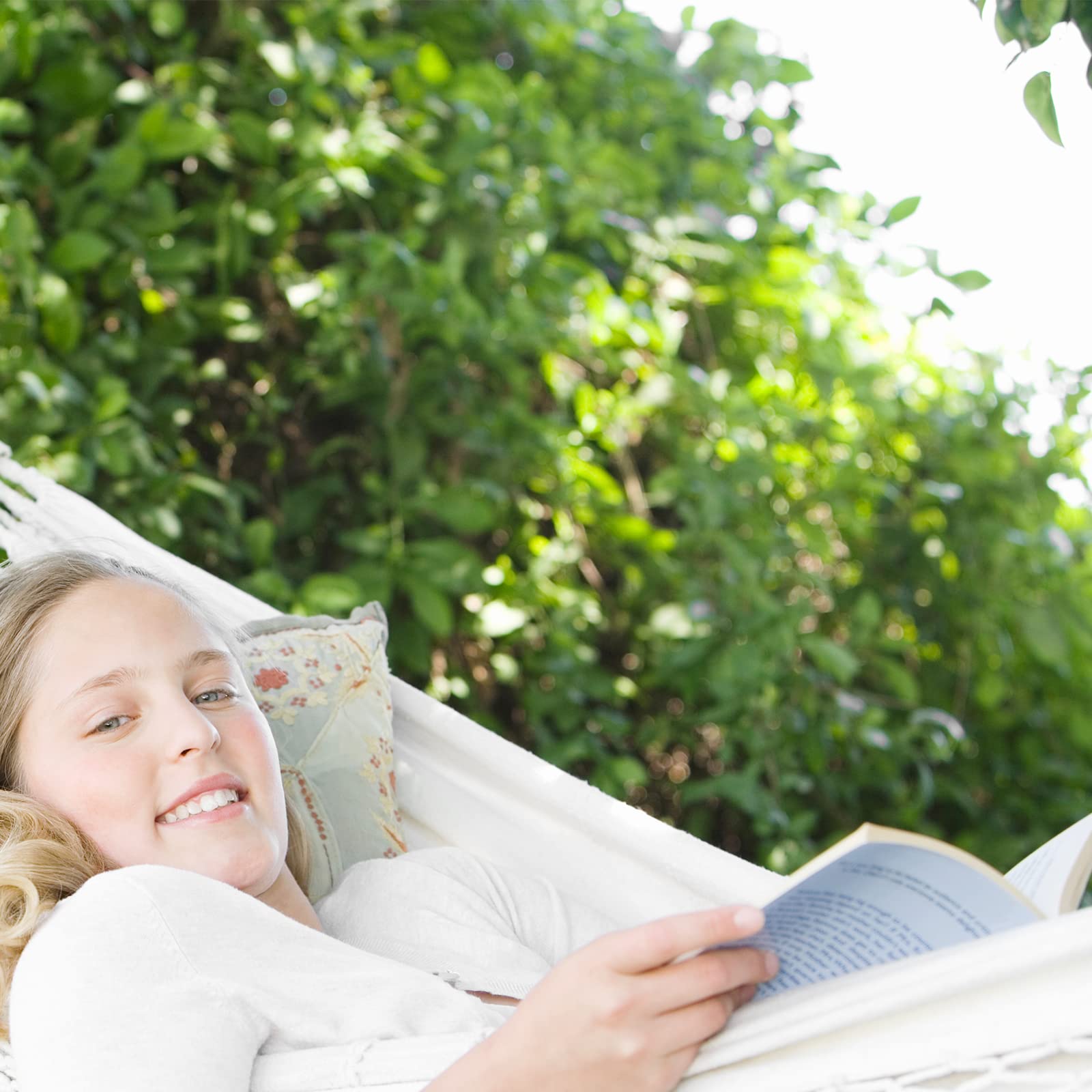YAERSI hammock supports up to 450 pounds for everyday relaxation