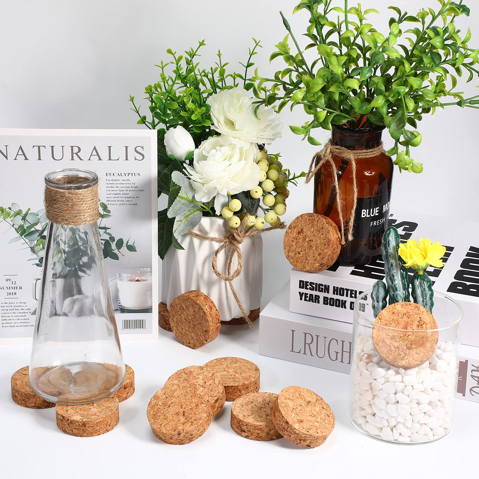 Yalikop universal-fit risers suit vases and small furniture.