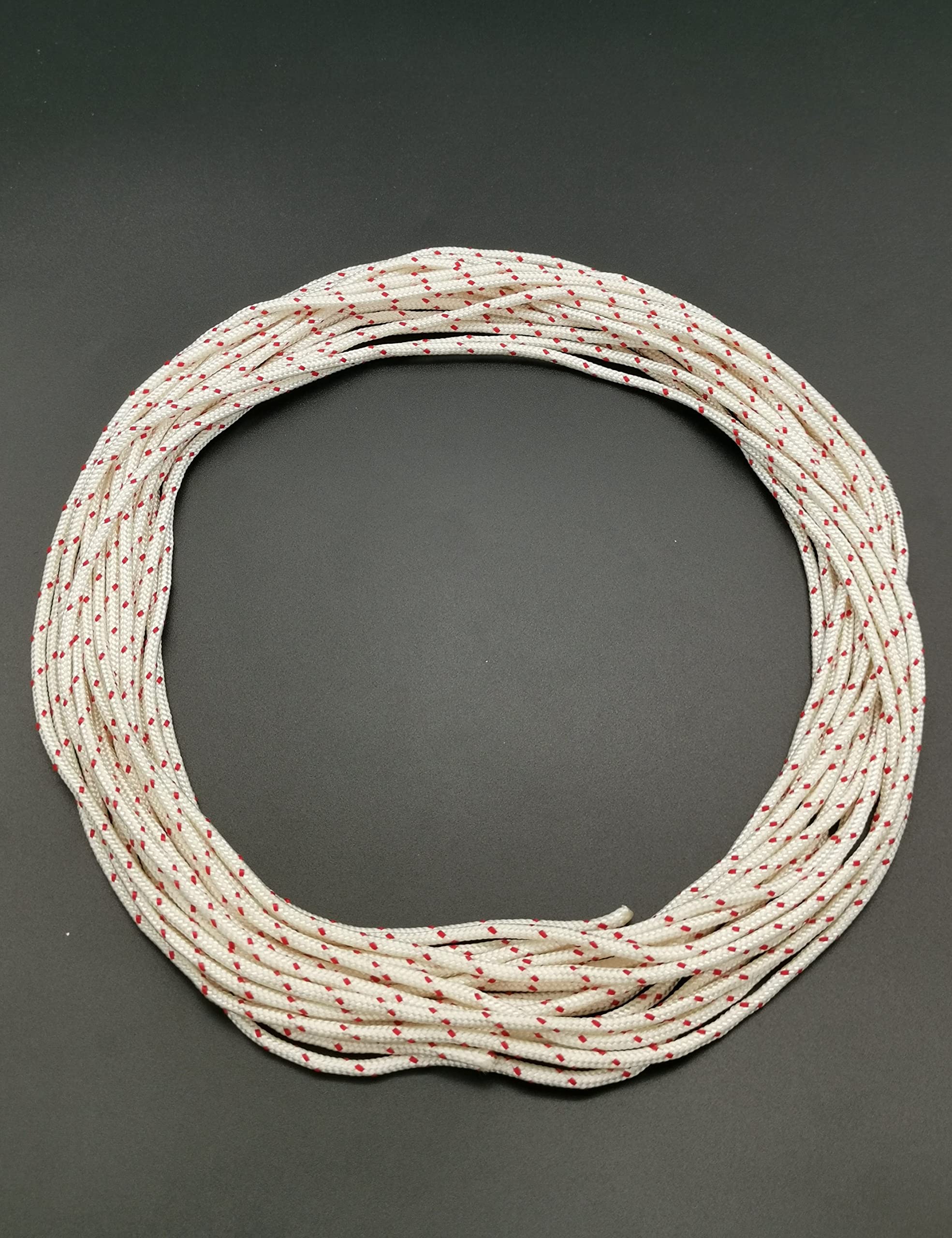 YAMAKATO 3.0 mm braided rope ensures smooth recoil operation.