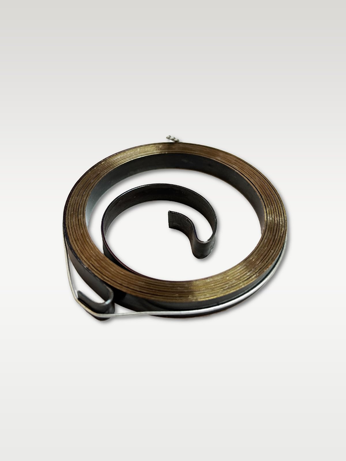 YAMAKATO metal construction provides sturdy components for reliable lawn equipment.