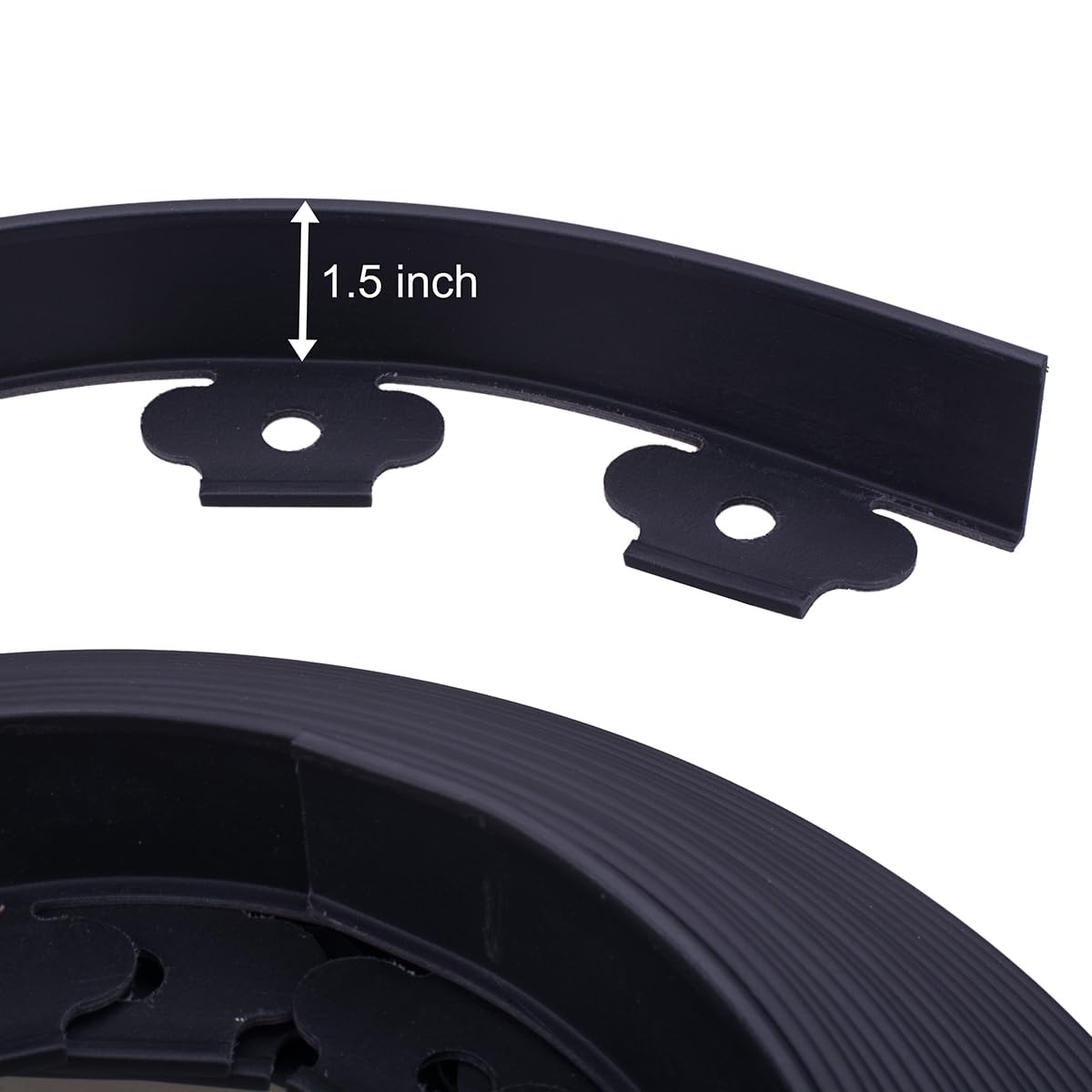 YANEYRIE edging includes 60 stakes for secure installation.