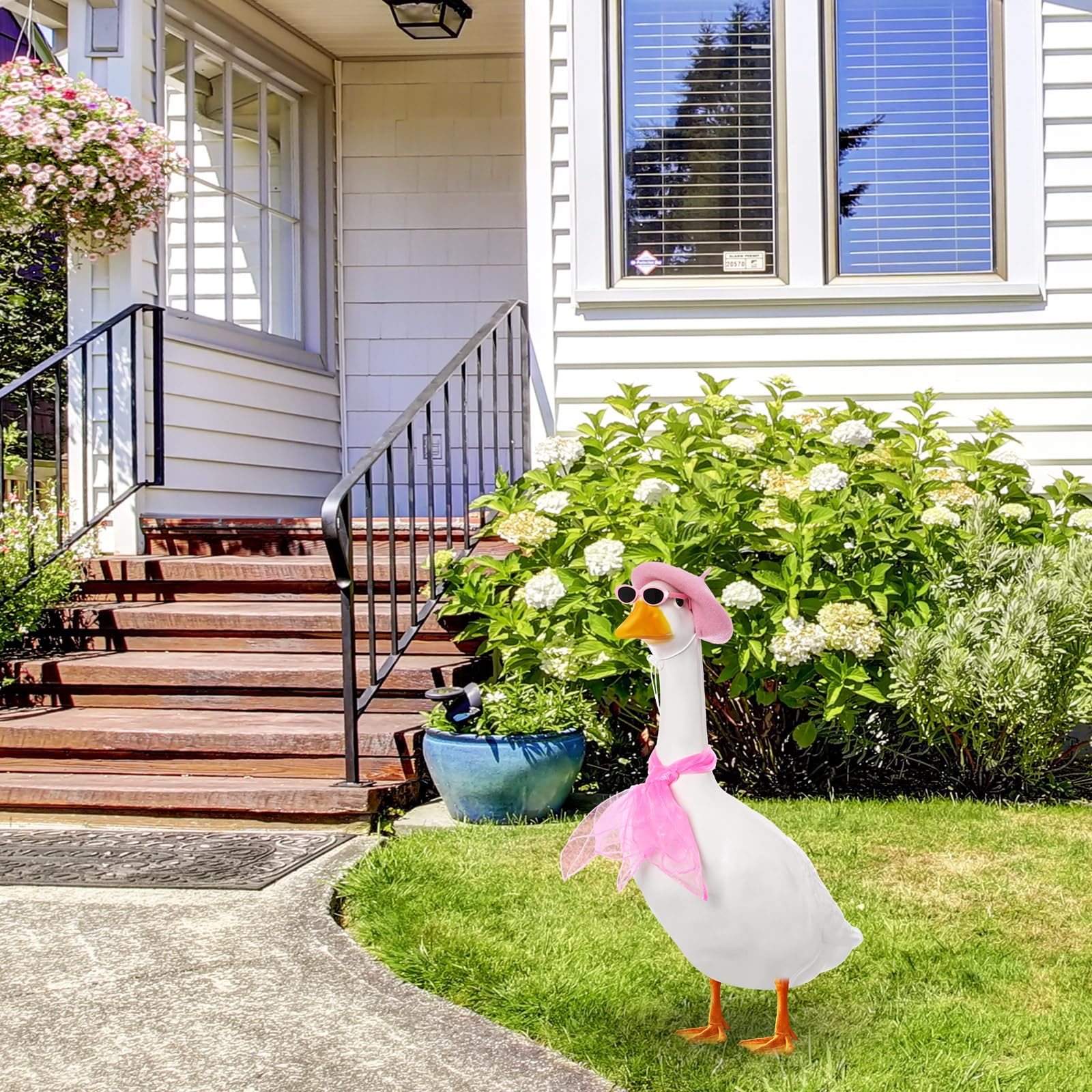 Yaomiao 23-inch goose fit outfit suits most lawn statues.