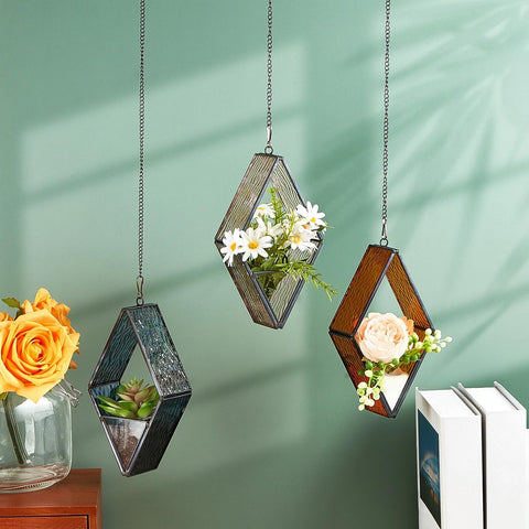 Yaomiao hanging chain terrarium, easy to install and reposition.