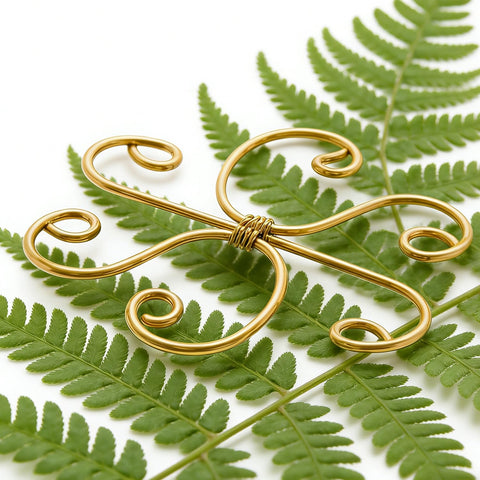 YAPPROMO metal trellis design tidying climbing plants with style.