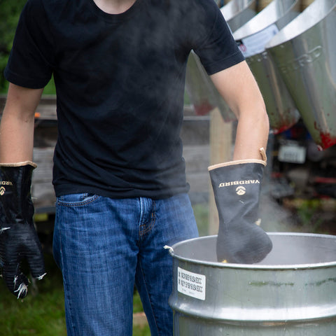 Yardbird Poultry Gloves insulated inner liner keeps hands warm.