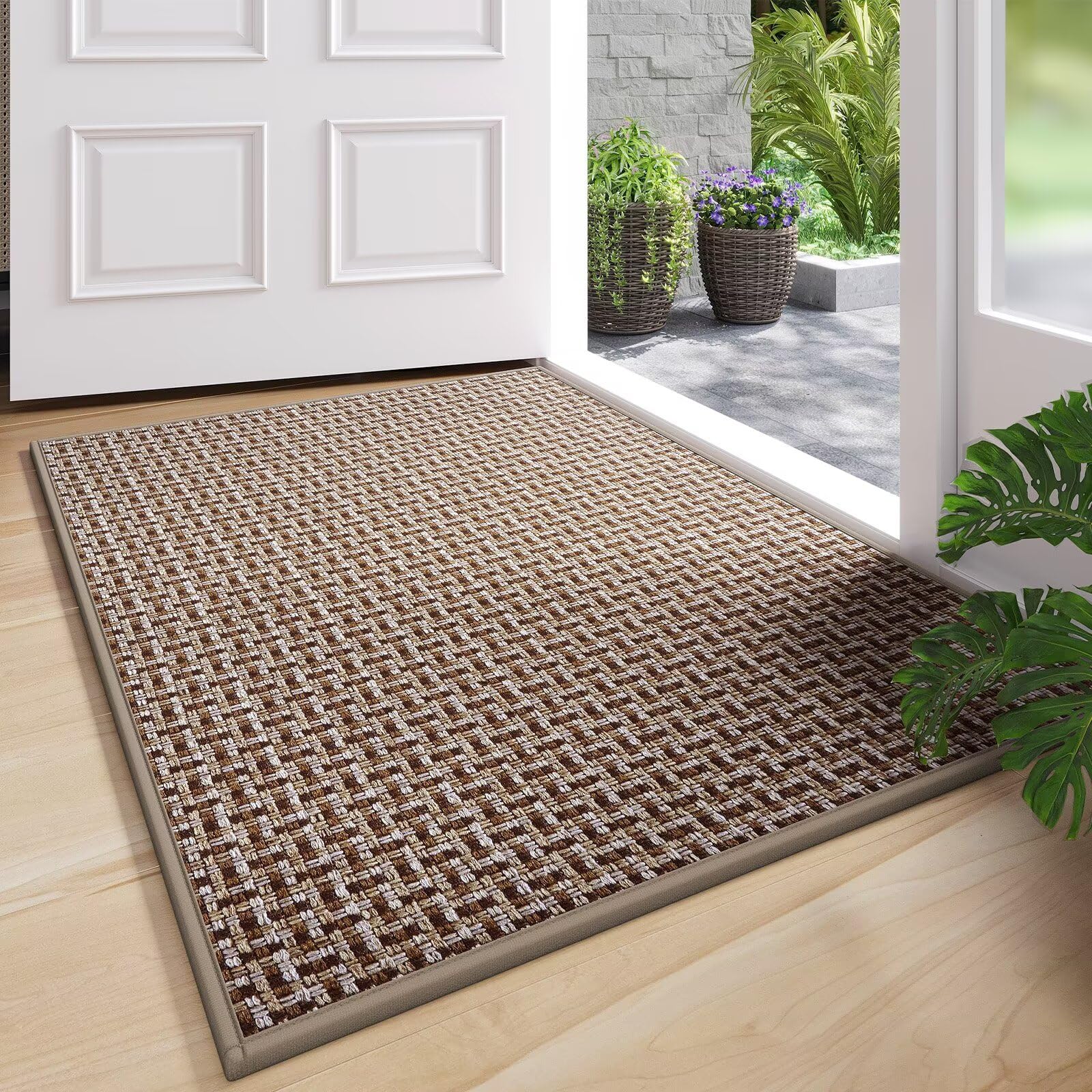 YDKGL door mat with textured top surface for efficient dirt and moisture capture.