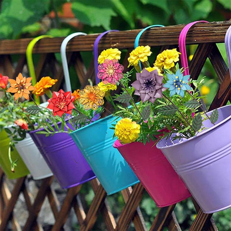 YEAHOME versatile fence or wall decor with daisy color accents