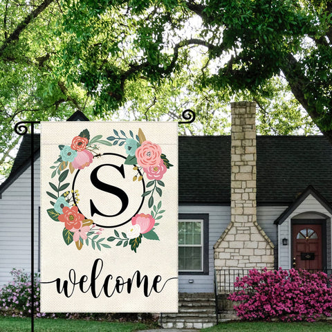 YeeCASE monogram garden flag close-up shows burlap-look fabric and vibrant colors.