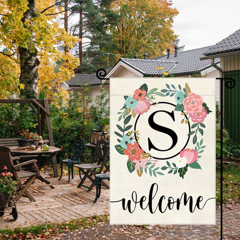 YeeCASE monogram garden flag double-sided print reads clearly from both sides.