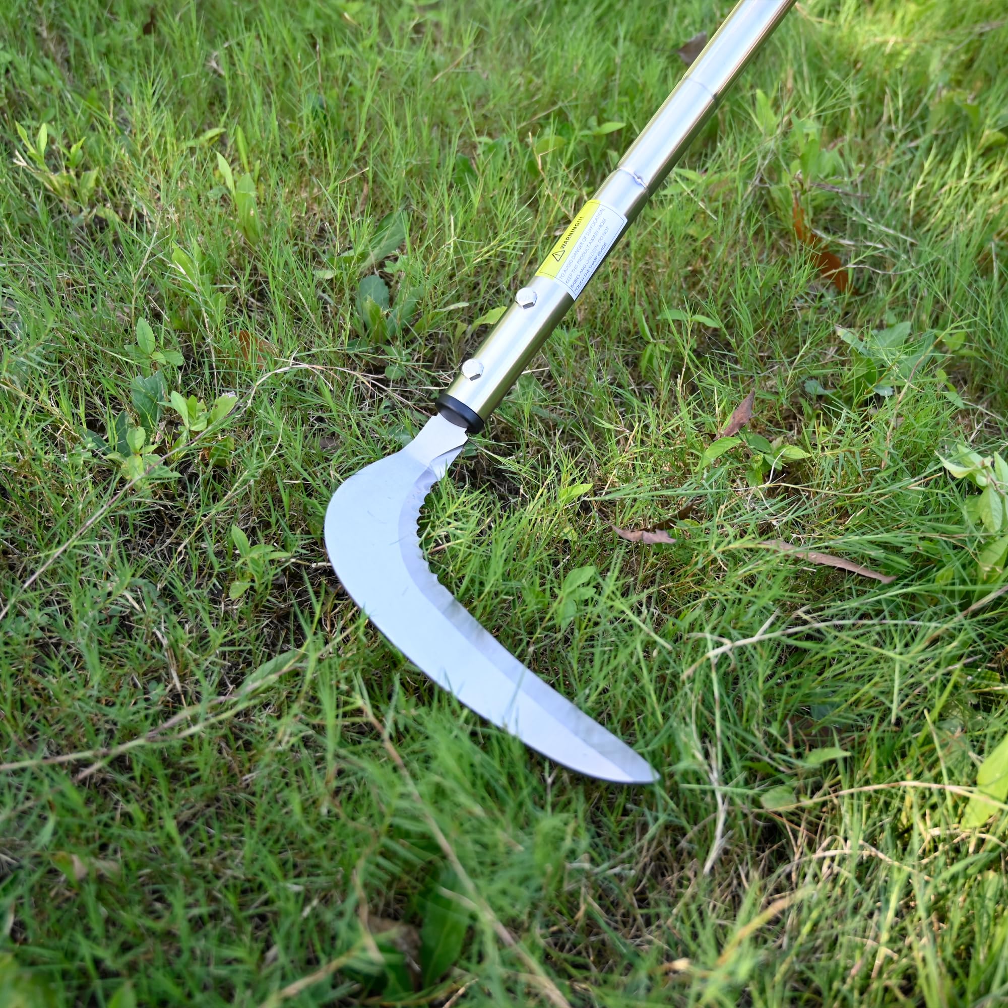 YEELOR easy-swing operation demonstrates effortless weed cutting