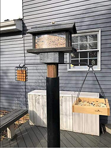 YELOKIE installation holes demonstrate stable mounting on decks or walls.