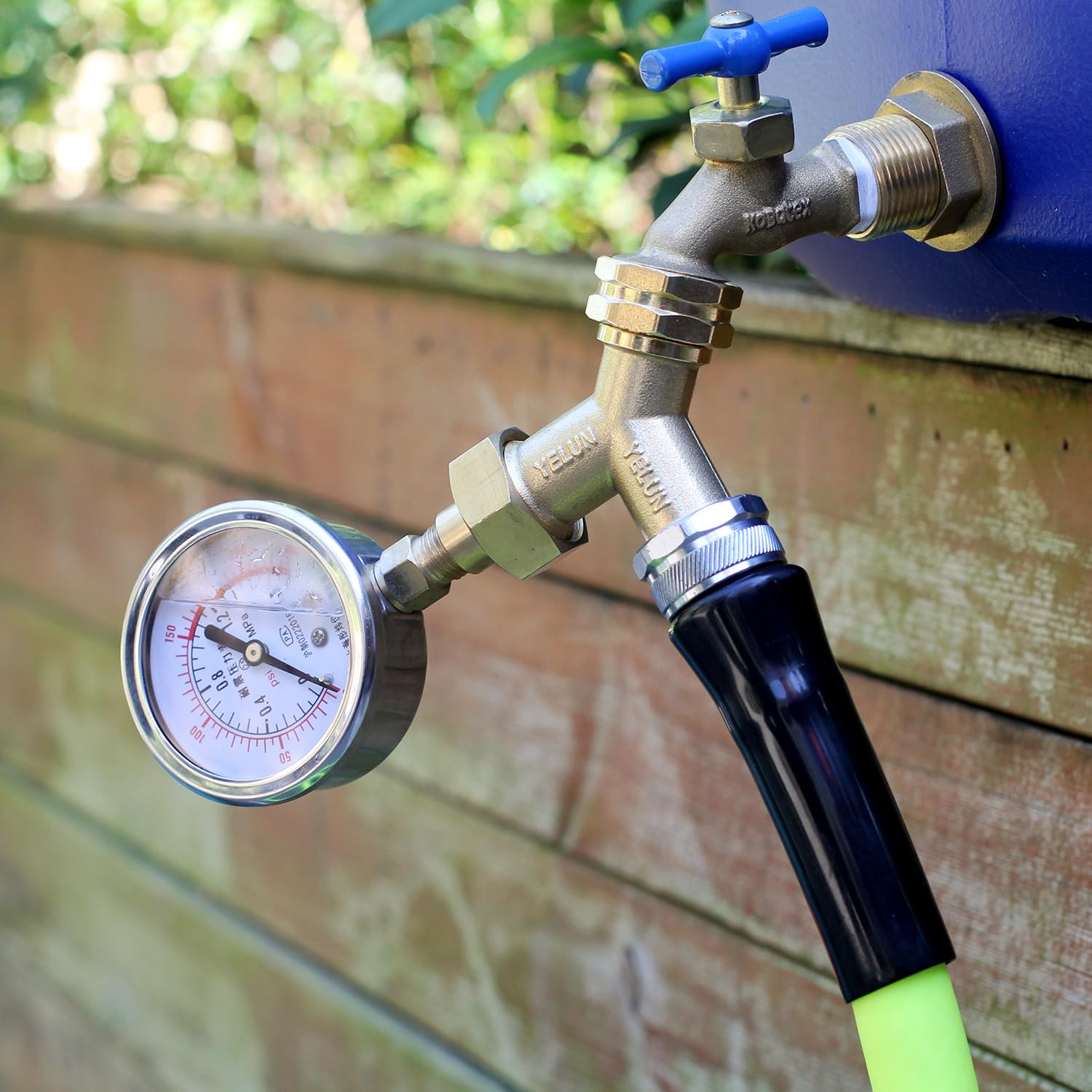 YELUN brass adapter installation demonstrating attachment to hoses and fittings