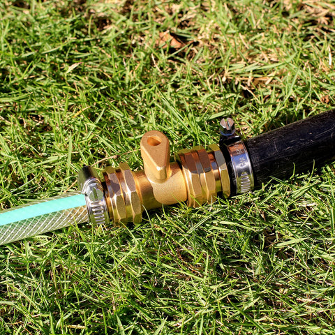 YELUN male adapter hose swivel fitting in action on hose