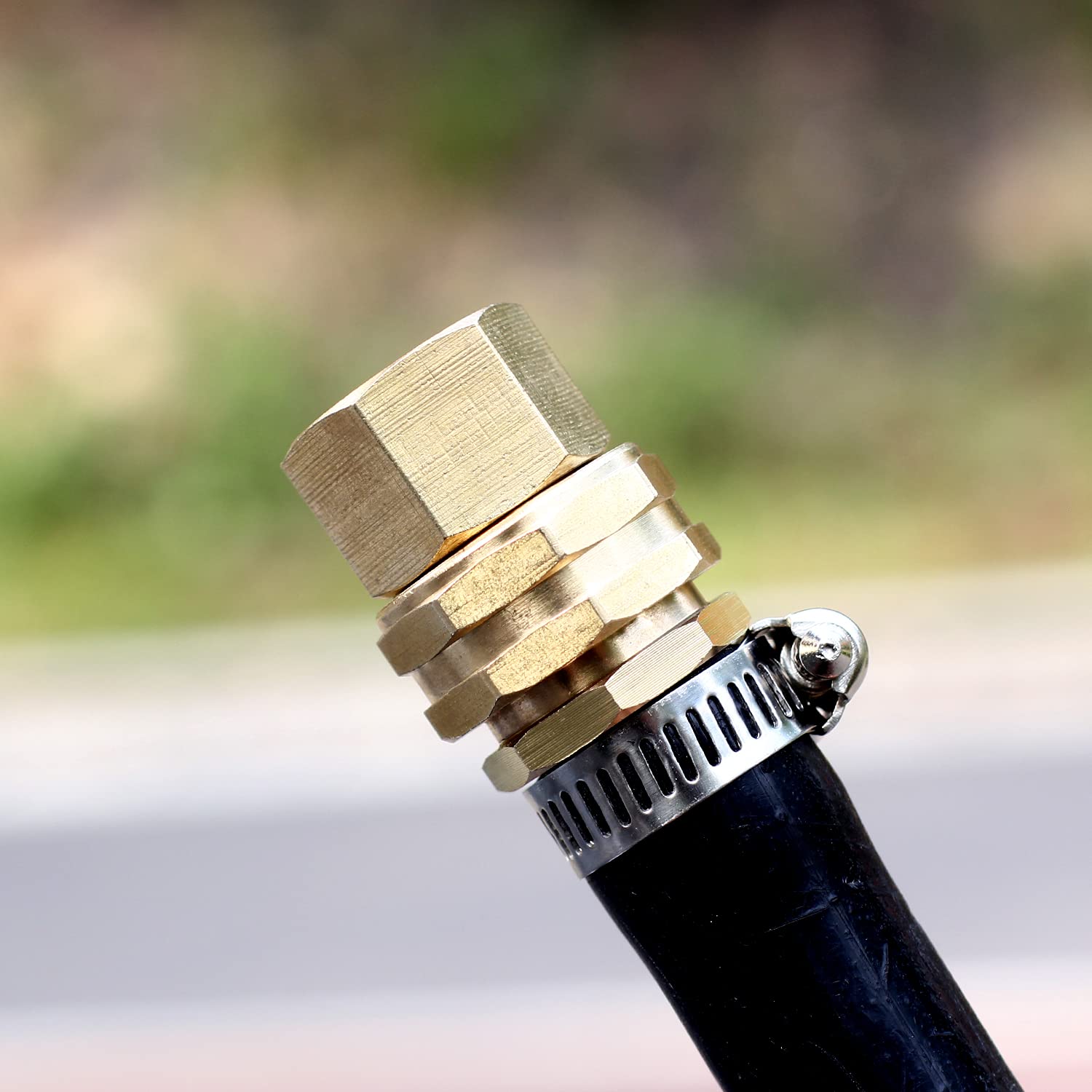 Includes washers and sealing tape for leak-free connections with YELUN fittings.
