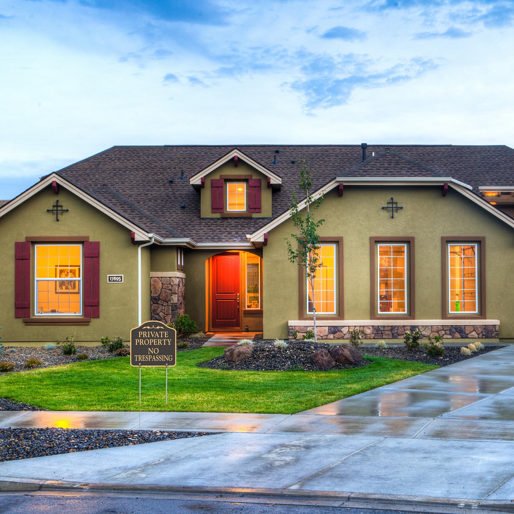 YHAIATTA two-pack provides ready-to-use private property signaling