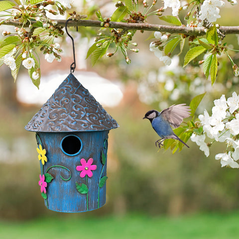 Yhthoha hummingbird and bluebird nesting house for compact garden spaces