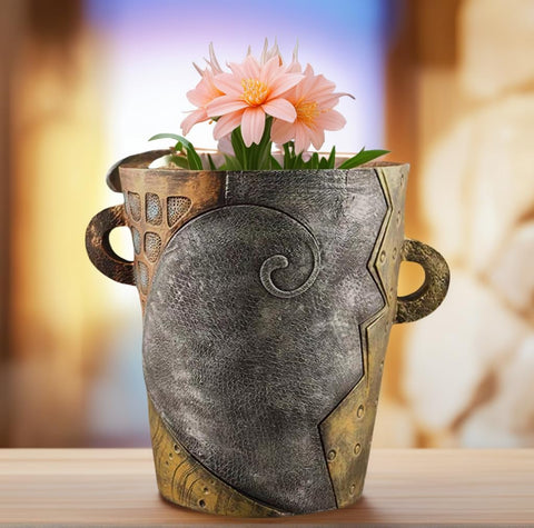 Yhupl retro-style face planter brightens living rooms and balconies