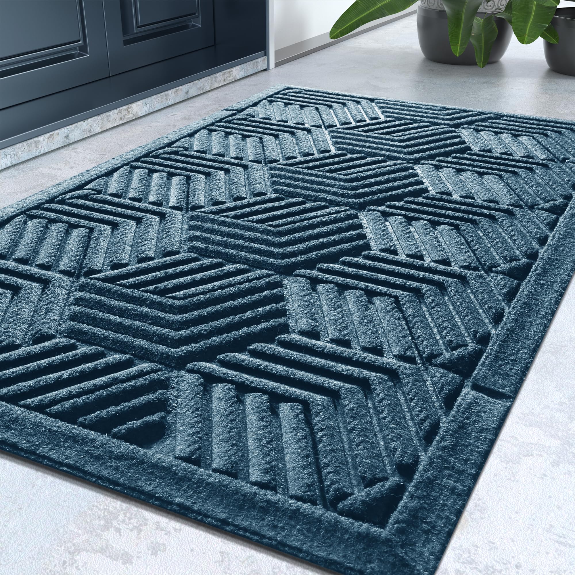 Yimobra outdoor door mat with 3D grooves traps mud and gravel at the entrance
