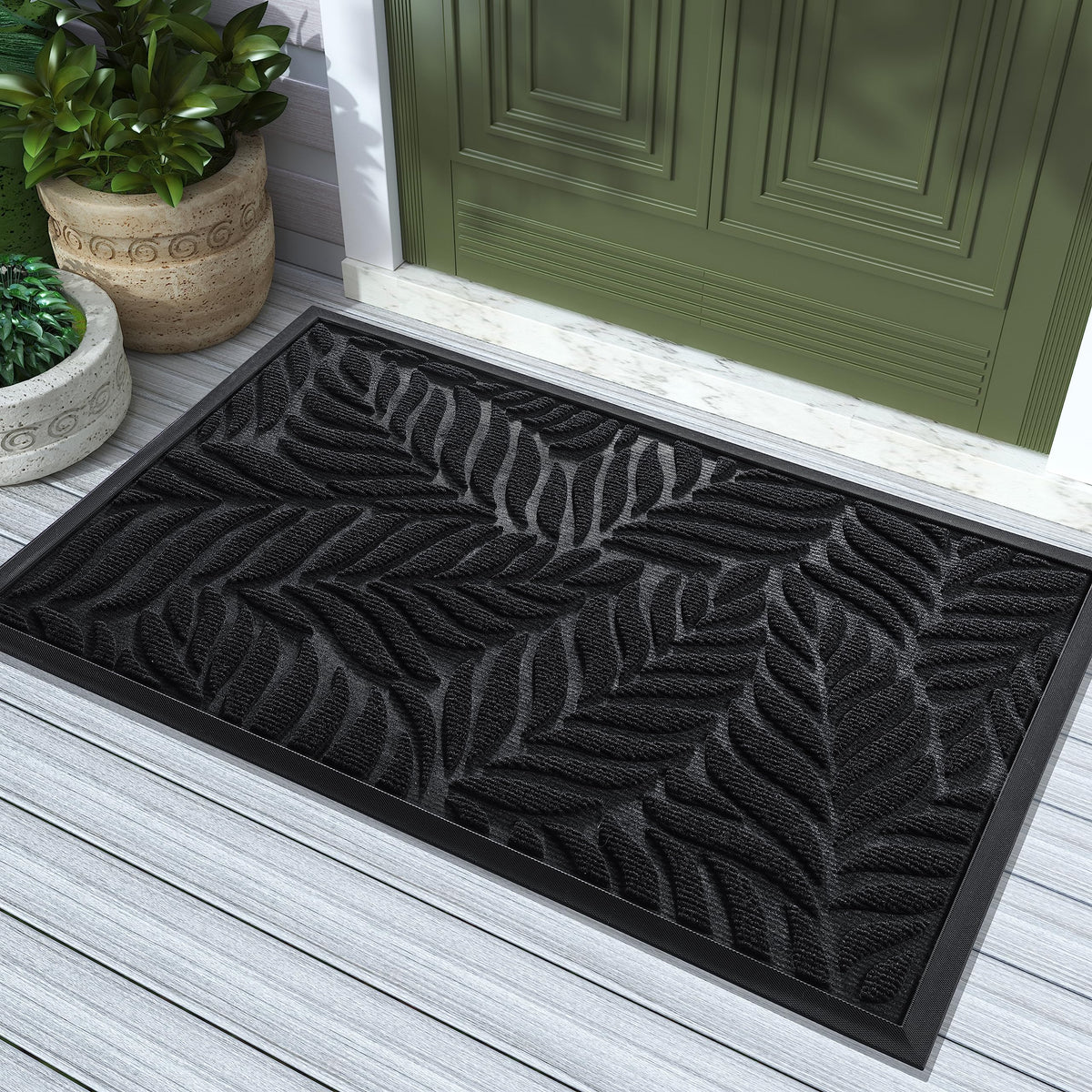 Yimobra front door mat groove pattern close-up showing leaf design traps debris efficiently